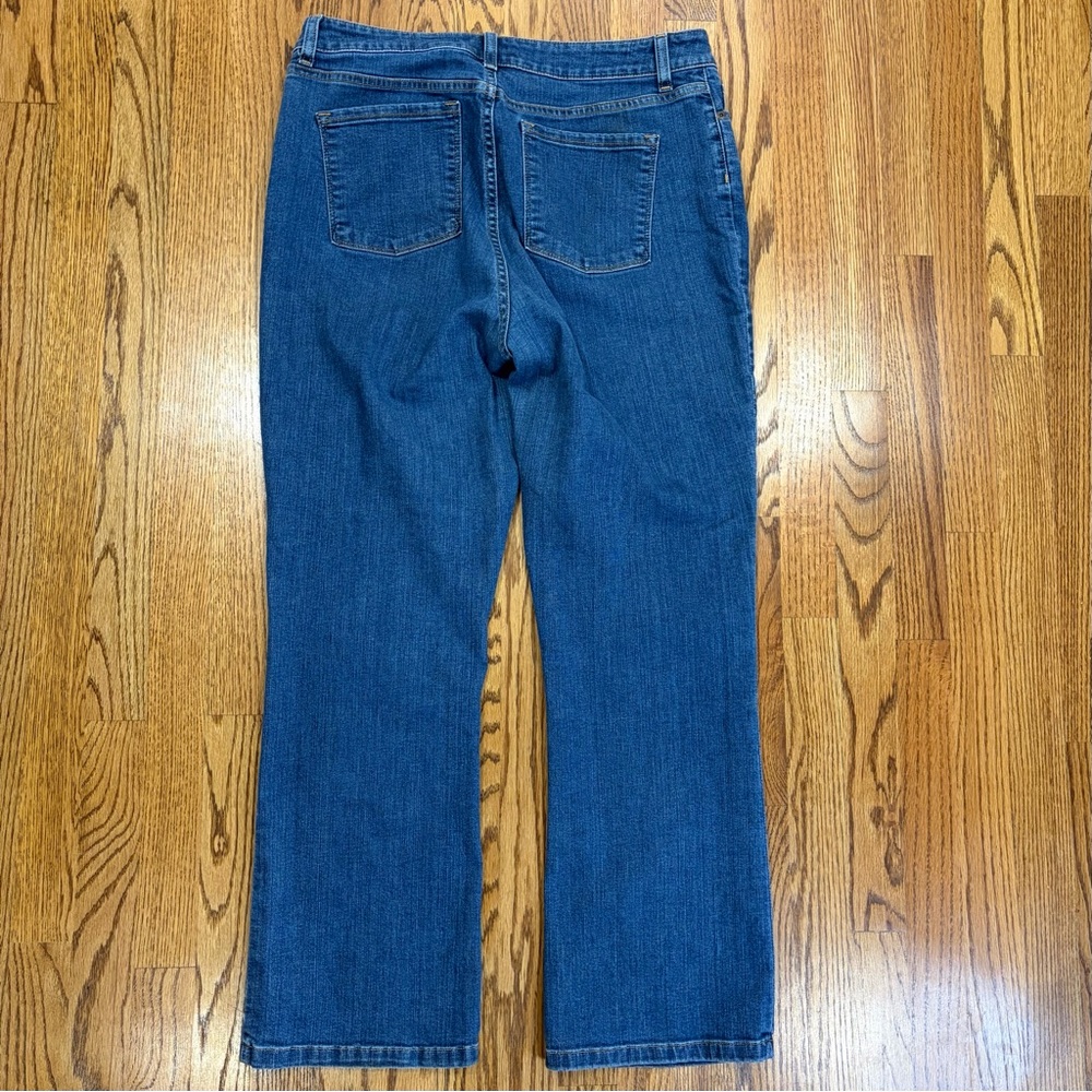 L.L. Bean Classic Fit Blue Jeans - Picture 3 of 11